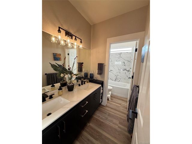 653 Glenarbor Cir, Longmont, CO 80504