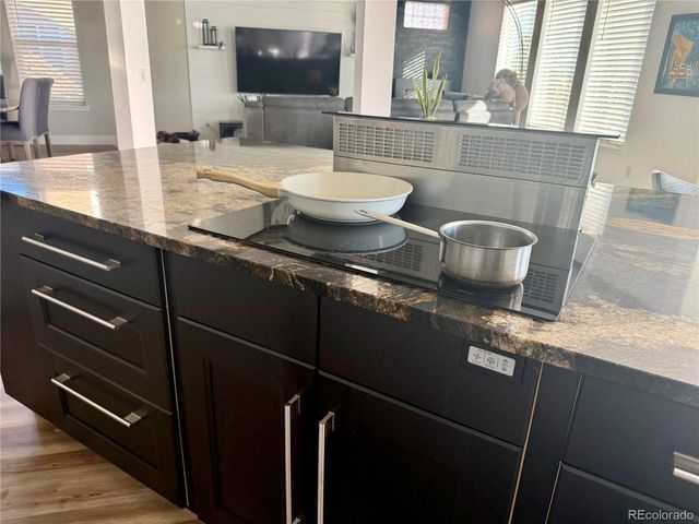 653 Glenarbor Cir, Longmont, CO 80504