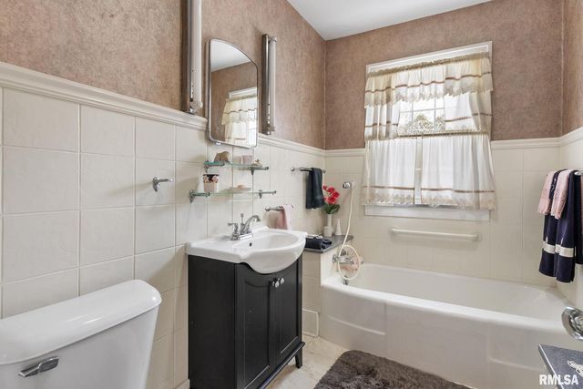 202 W Williams Street, Atkinson, IL 61235