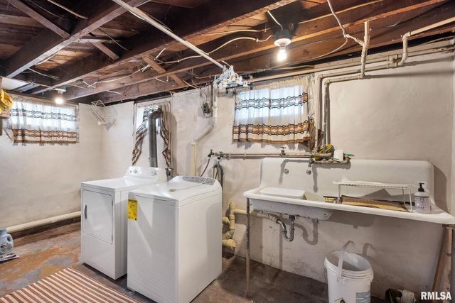 202 W Williams Street, Atkinson, IL 61235