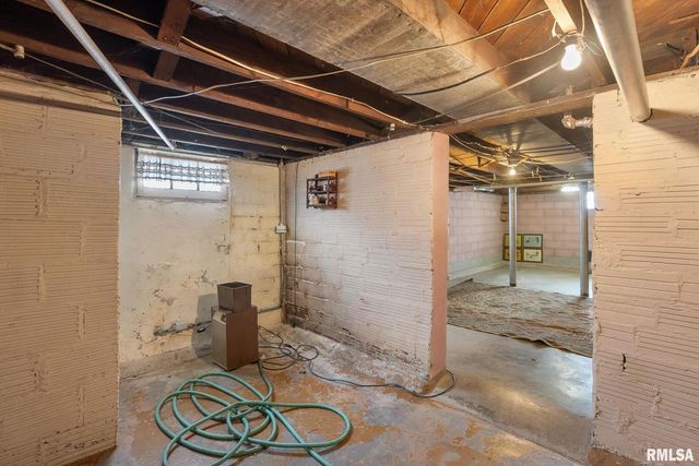 202 W Williams Street, Atkinson, IL 61235