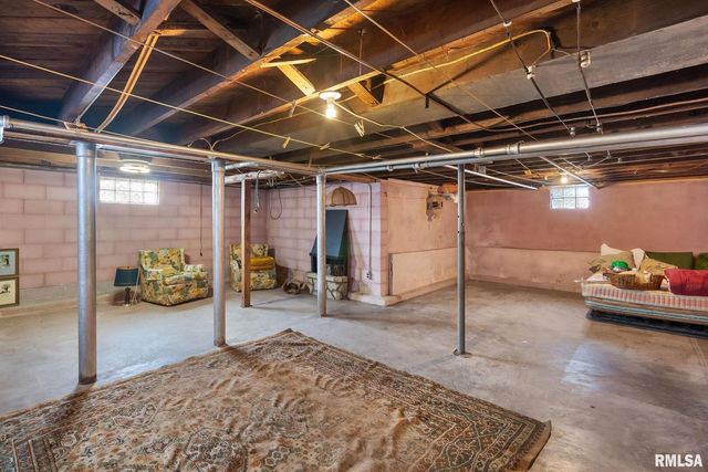 202 W Williams Street, Atkinson, IL 61235