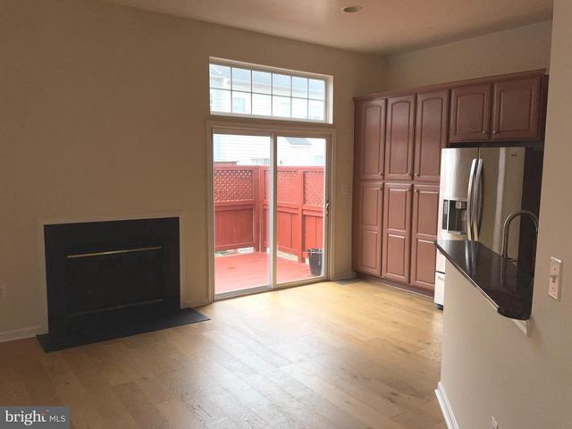 1113 ELLIS AVE, Fredericksburg, VA 22401