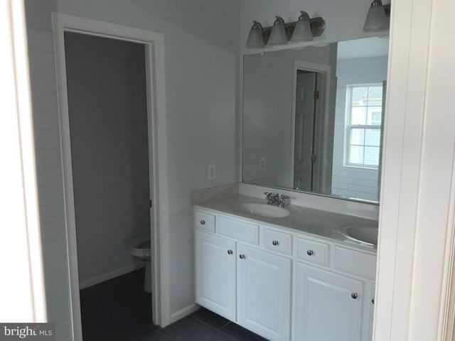 1113 ELLIS AVE, Fredericksburg, VA 22401