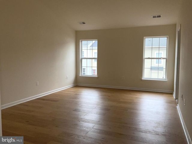 1113 ELLIS AVE, Fredericksburg, VA 22401