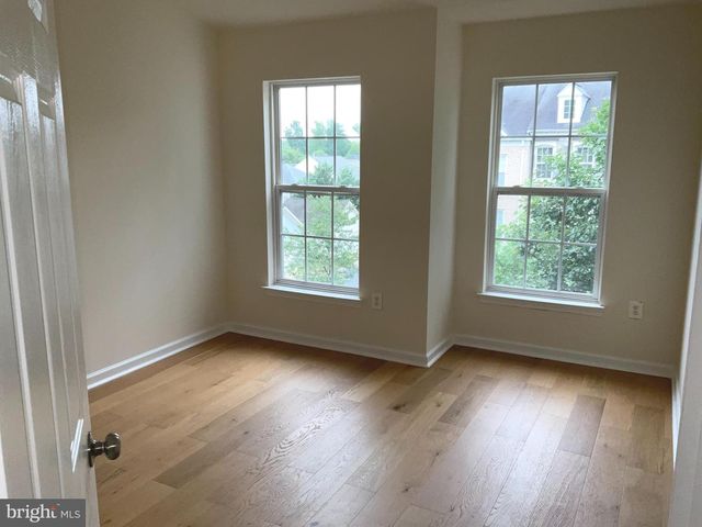 1113 ELLIS AVE, Fredericksburg, VA 22401