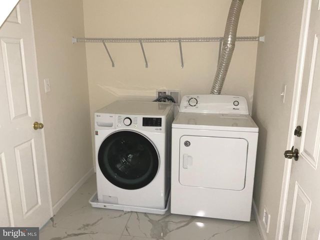 1113 ELLIS AVE, Fredericksburg, VA 22401