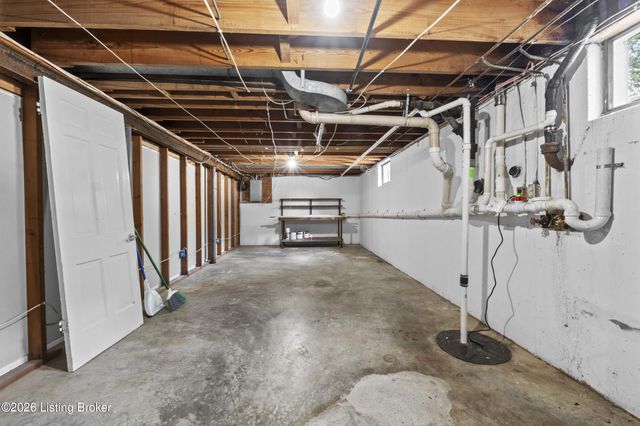4600 Beaver Rd, Bellewood, KY 40207