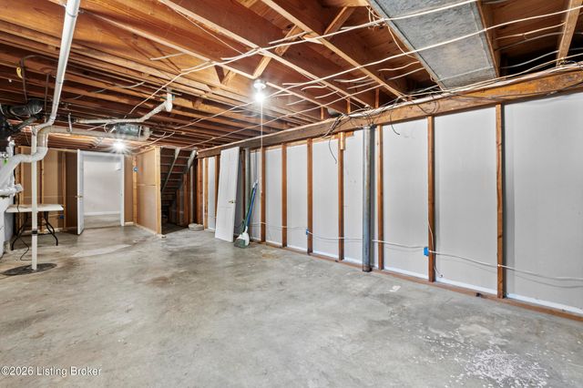 4600 Beaver Rd, Bellewood, KY 40207