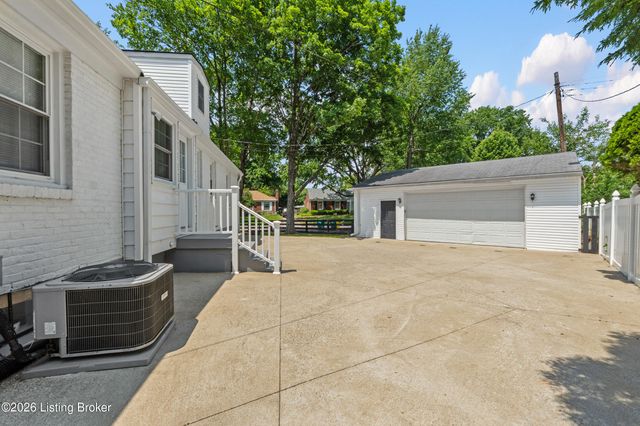 4600 Beaver Rd, Bellewood, KY 40207