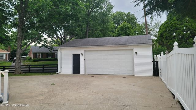 4600 Beaver Rd, Bellewood, KY 40207