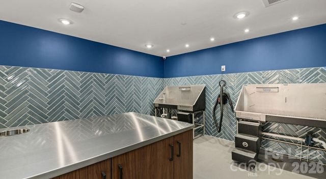 426 N Tryon Street B2.1r, Charlotte, NC 28202