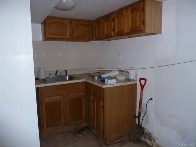 2515 Far Rockaway Boulevard, Far Rockaway, NY 11691