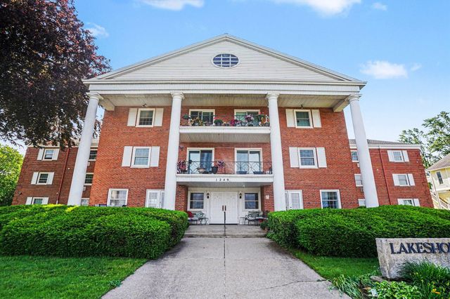 1249 Lakeshore Drive 115, Muskegon City, MI 49441