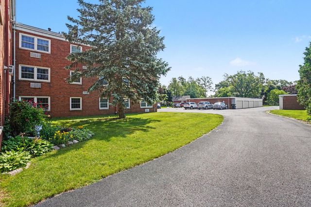 1249 Lakeshore Drive 115, Muskegon City, MI 49441
