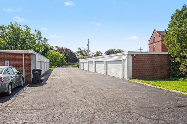 1249 Lakeshore Drive 115, Muskegon City, MI 49441