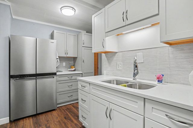 1249 Lakeshore Drive 115, Muskegon City, MI 49441