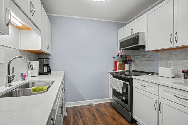 1249 Lakeshore Drive 115, Muskegon City, MI 49441