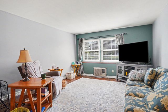 1249 Lakeshore Drive 115, Muskegon City, MI 49441