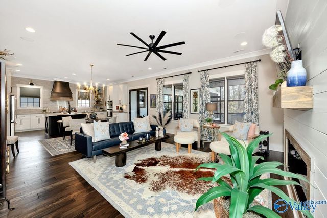 112 Bishop Bend Drive, Huntsville, AL 35806