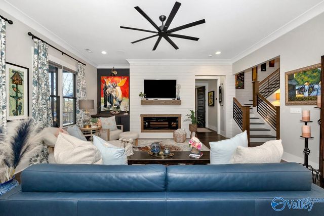 112 Bishop Bend Drive, Huntsville, AL 35806