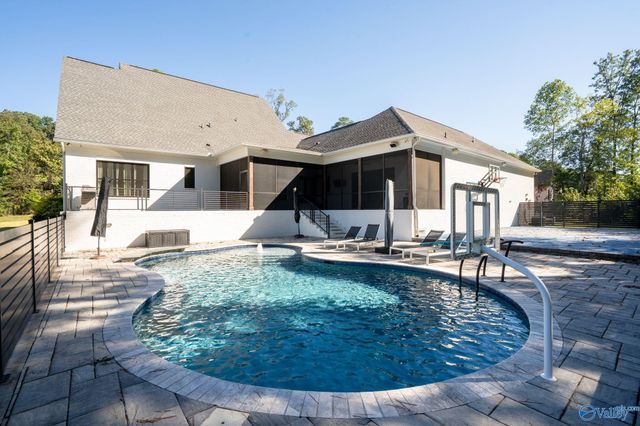 112 Bishop Bend Drive, Huntsville, AL 35806