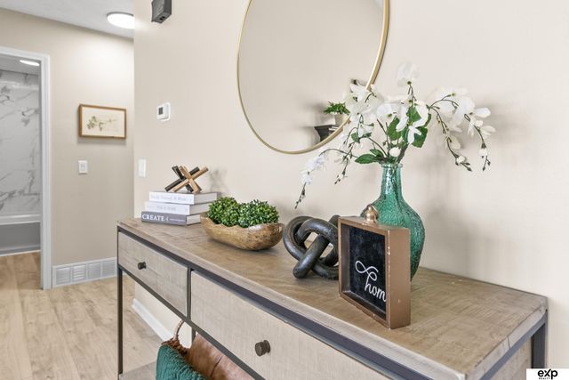 6521 S 139Th Avenue Circle, Omaha, NE 68137