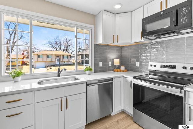 6521 S 139Th Avenue Circle, Omaha, NE 68137