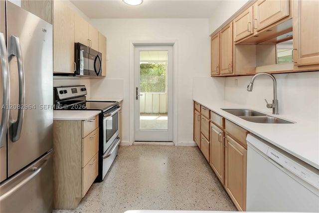 206 NE 5th Ave, Dania Beach, FL 33004