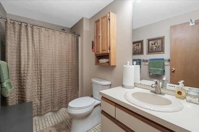 5 Tsienneto Rd Unit 47, Derry, NH 03038