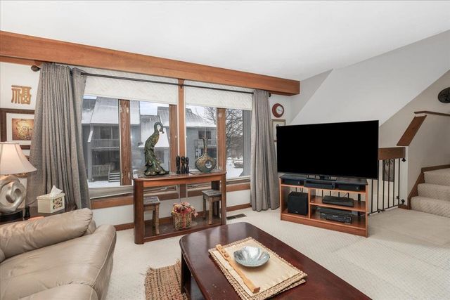 5 Tsienneto Rd Unit 47, Derry, NH 03038