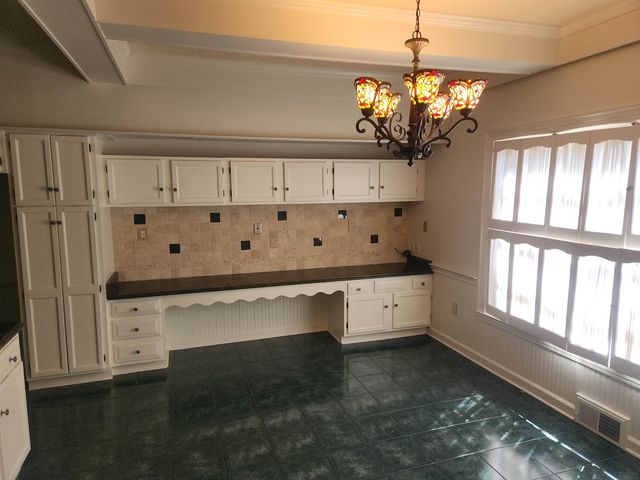 2495 YESTER OAKS DR, Germantown, TN 38139