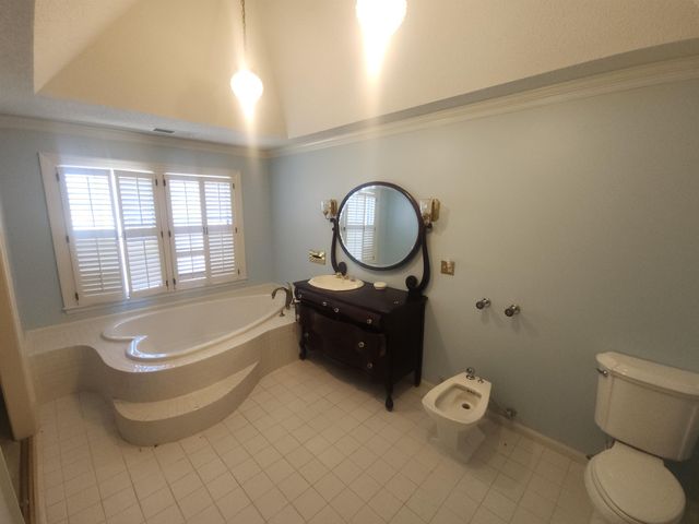 2495 YESTER OAKS DR, Germantown, TN 38139