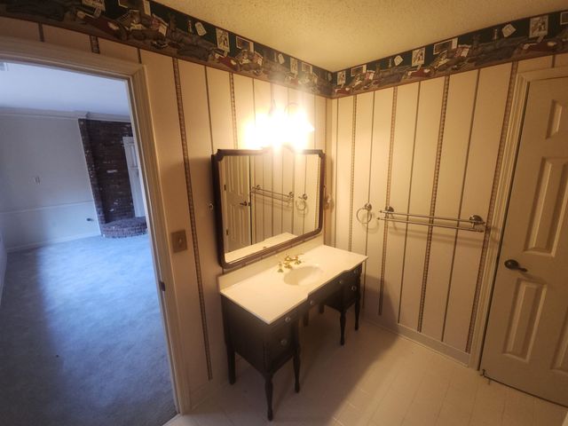 2495 YESTER OAKS DR, Germantown, TN 38139