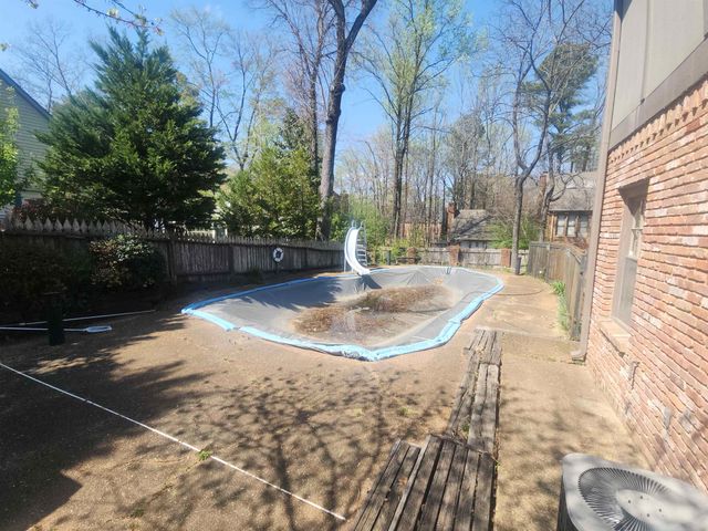 2495 YESTER OAKS DR, Germantown, TN 38139