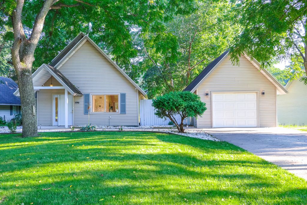 1623 E Coolspring Avenue, Michigan City, IN 46360