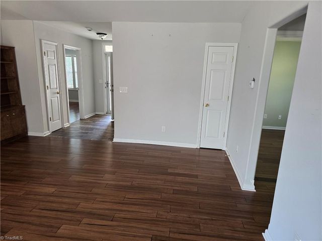 544 Lake Way, Kernersville, NC 27284