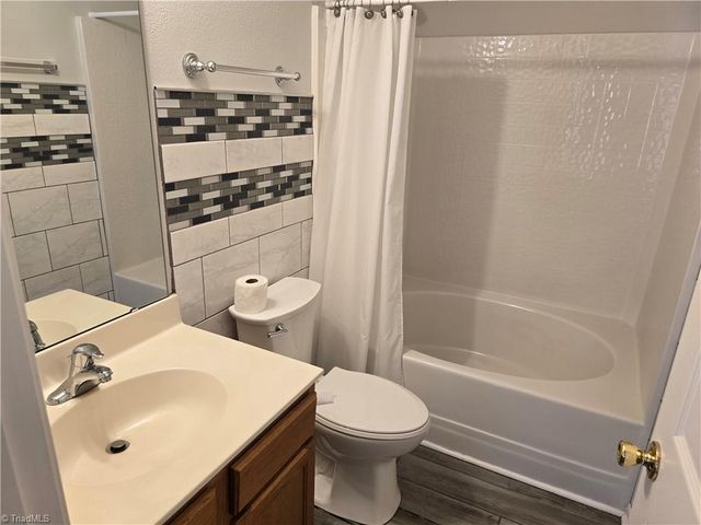 544 Lake Way, Kernersville, NC 27284