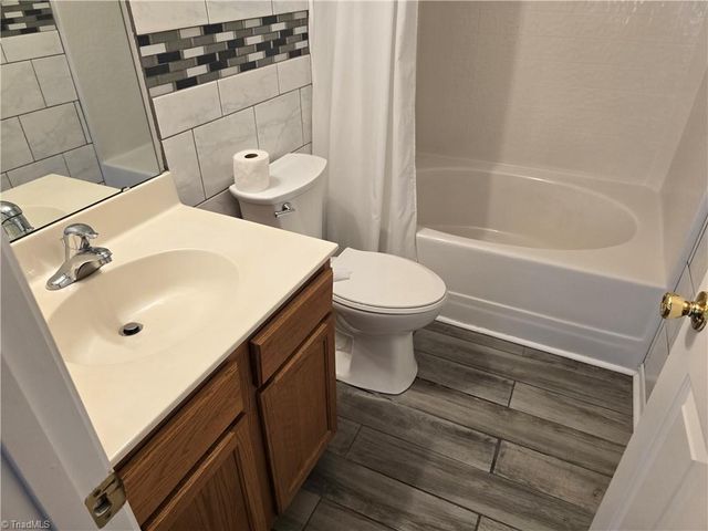 544 Lake Way, Kernersville, NC 27284