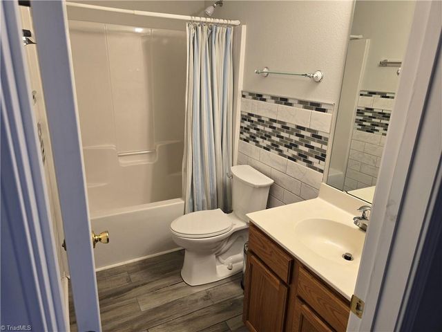 544 Lake Way, Kernersville, NC 27284
