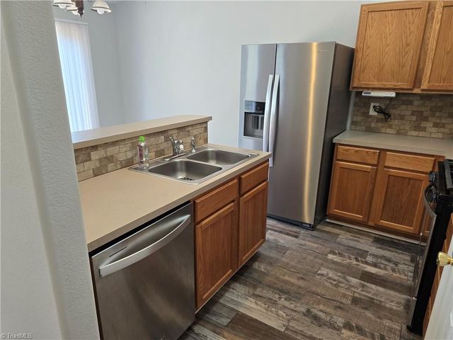 544 Lake Way, Kernersville, NC 27284