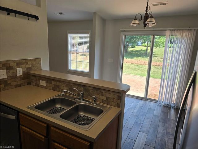 544 Lake Way, Kernersville, NC 27284