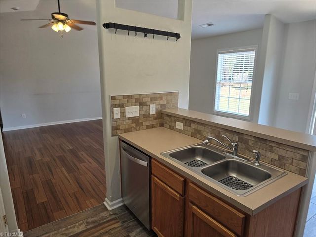 544 Lake Way, Kernersville, NC 27284
