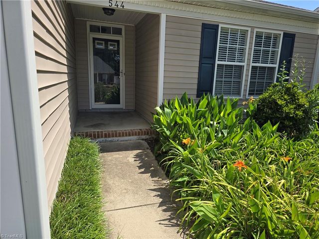 544 Lake Way, Kernersville, NC 27284