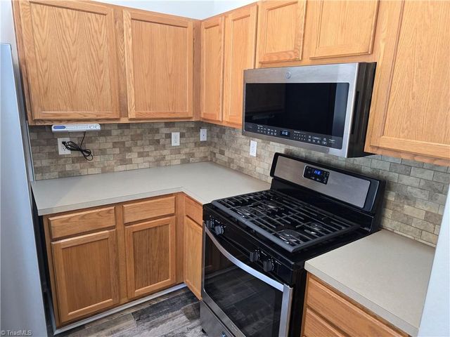 544 Lake Way, Kernersville, NC 27284