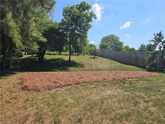 544 Lake Way, Kernersville, NC 27284