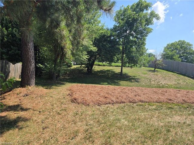 544 Lake Way, Kernersville, NC 27284
