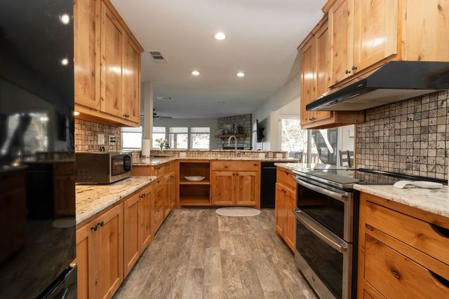 1221 Sleepy Water Court, Granbury, TX 76048