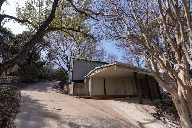 1221 Sleepy Water Court, Granbury, TX 76048