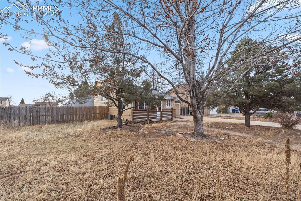 2105 Endicott Court, Colorado Springs, CO 80916 — photo 2